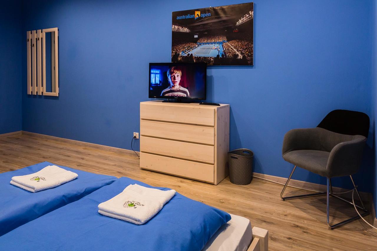 Tenis Park Advantage Bed and breakfast